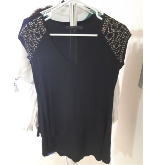 jeweled T - Picture 1 of 1